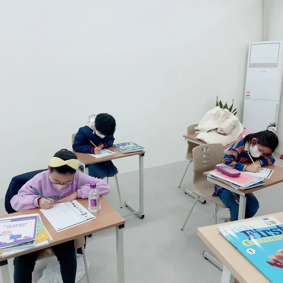 메가트리아 영어 어디로? "더브릿지영어" vs. 대형어학원 vs. 과외 사진 6